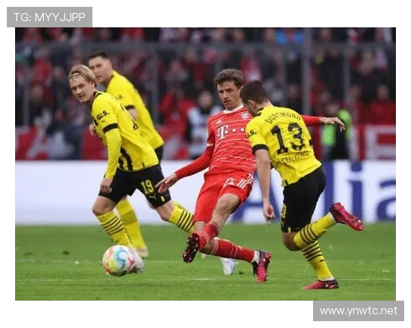 拜仁慕尼黑防线前提过高问题显现,近期防守被频繁击穿影响稳定性表现 拜仁慕尼黑防线前提过高问题显现,近期防守被频繁击穿影响稳定性表现