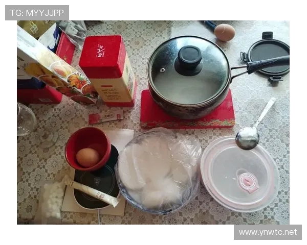 张玉宁家冰箱里塞满蛋白粉，连饮料都是无糖的